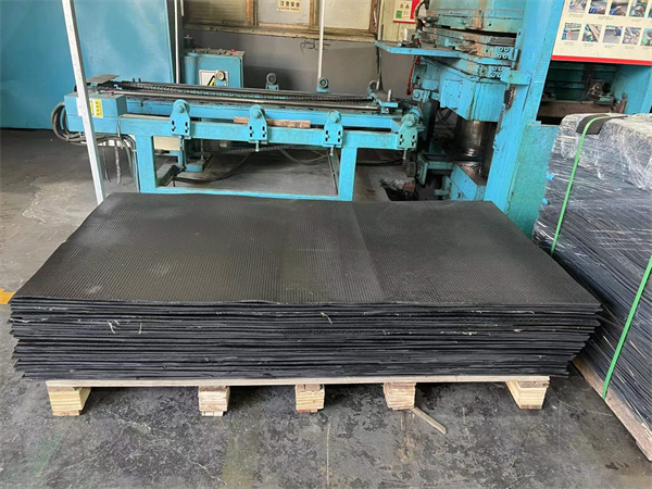 RUBBER MAT
