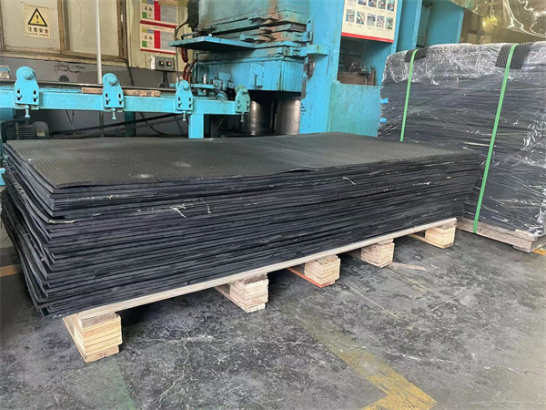 RUBBER MAT